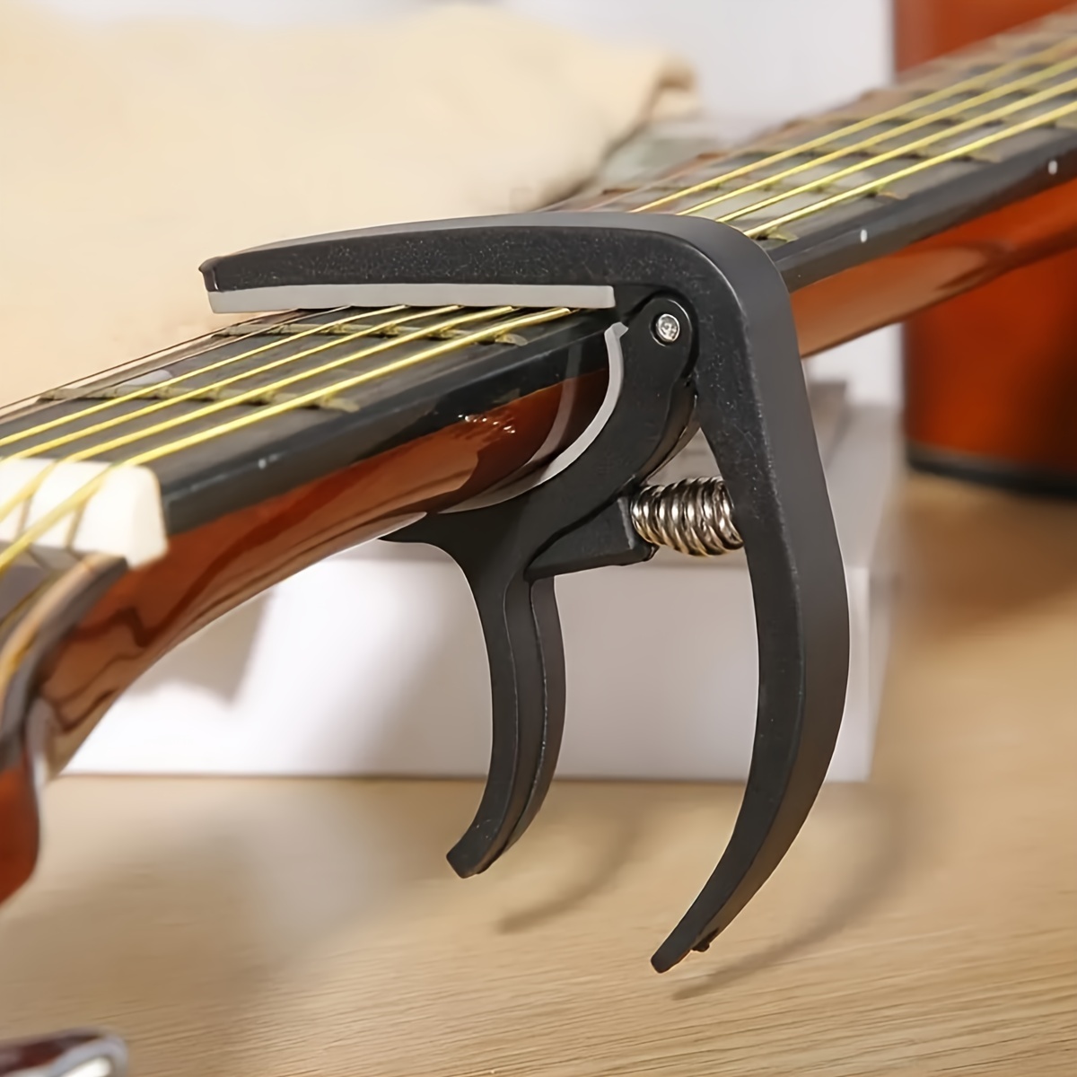 耐久性のある木製ギターカポチューニングクリップフォークギター - Guitar Tuner Clip のレビューと価格